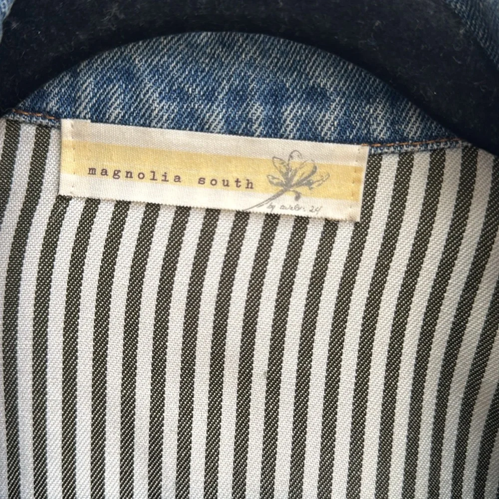 Embroidered floral denim jean jacket. Magnolia South Lizard Thicket. Size small. - Picture 2 of 11